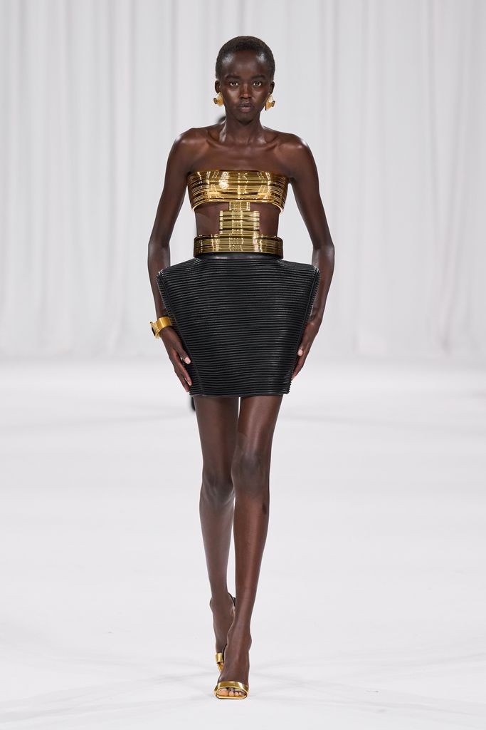 Paris Fashion Week: Balmain Primavera/Verano 2025