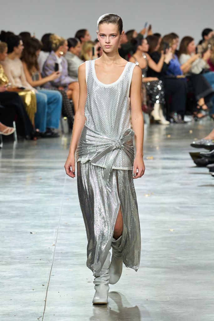 Paris Fashion Week: Rabanne Primavera/Verano 2025