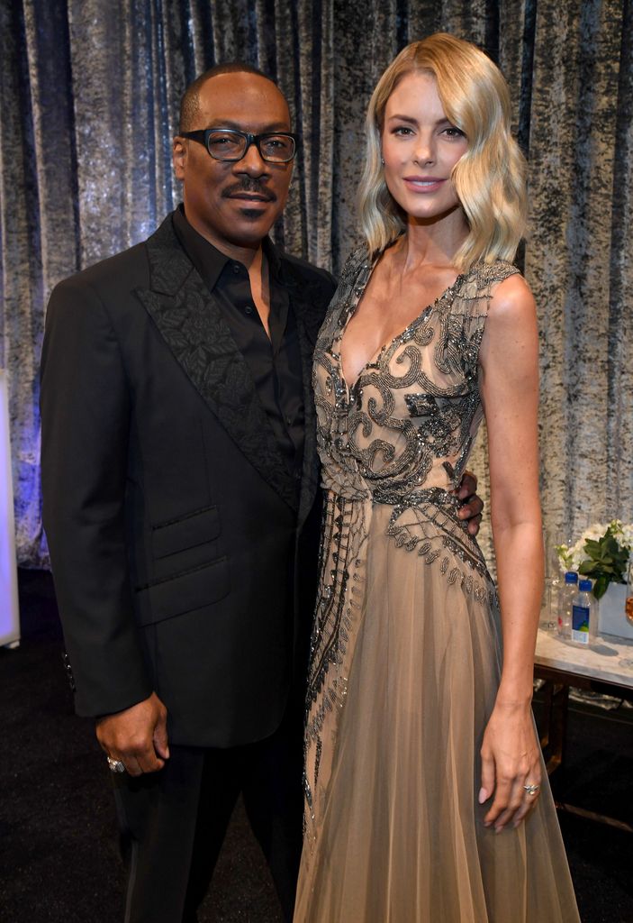 Eddie Murphy y Paige Butcher en los Critics Choice Awards 