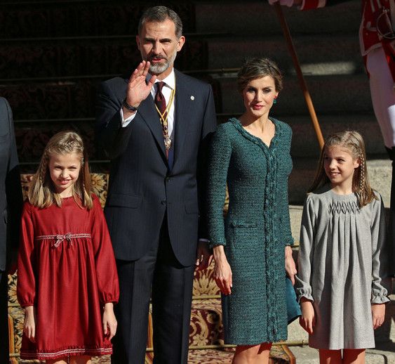 Los Reyes Felipe y Letizia con la princesa Leonor y la infanta Sofía