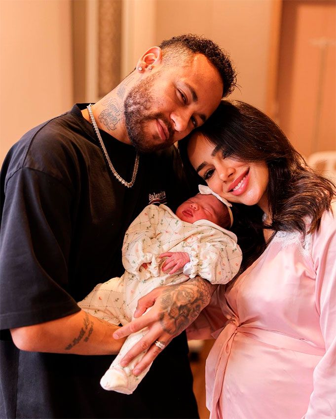 Neymar y Bruna Biancardi con su hija