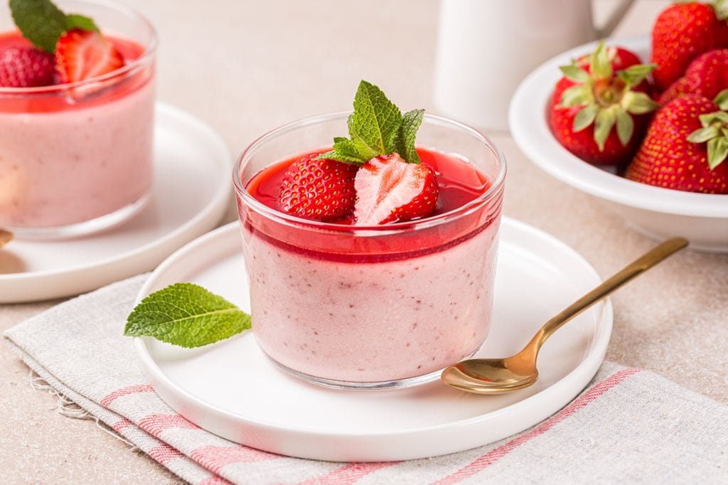 'Panna cotta' de yogur de fresa