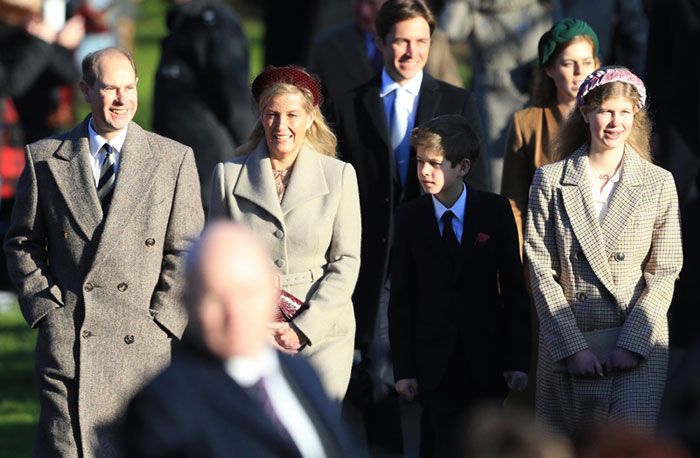 La Familia Real británica se reúne en la misa de Navidad con notables presencias y una ausencia