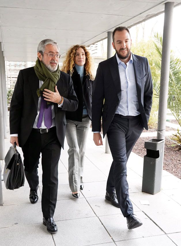 Borja Thyssen y Blanca Cuesta llegando a los juzgados 