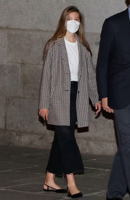 Infanta Sofía con abrigo vichy de Leonor