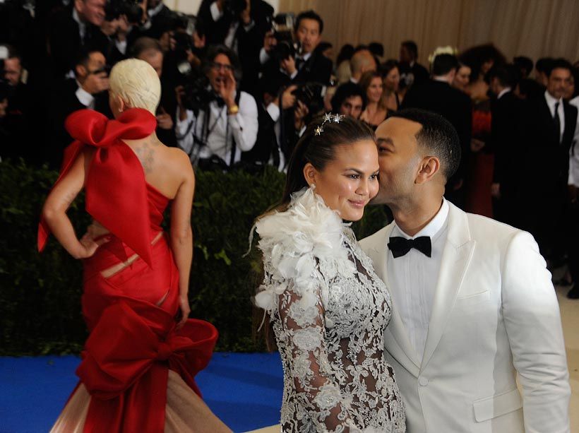 chrissy_teigen_john_legend_met_1a