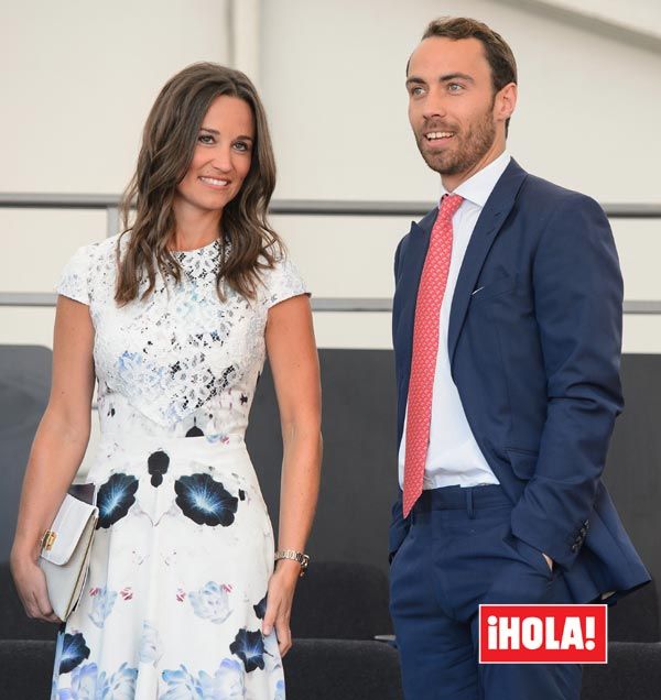 Los hermanos de la Duquesa de Cambridge, Pippa y Jame, junto a su madre, Carole Middleton, han disfrutado de unas vacaciones en el hotel Eden Rock de San Bartolomé
