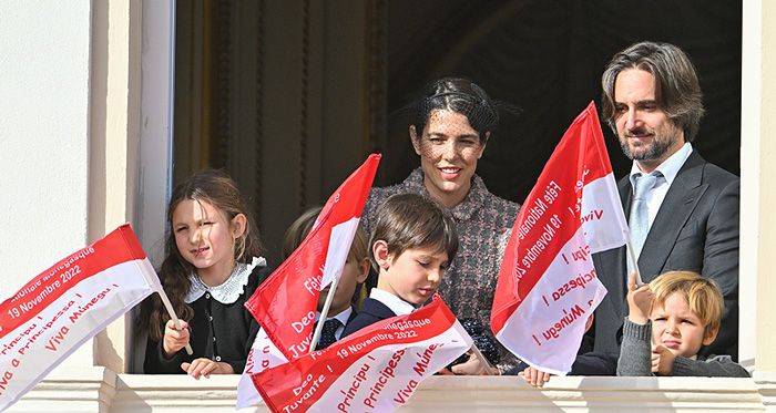 Carlota Casiraghi y su pareja 