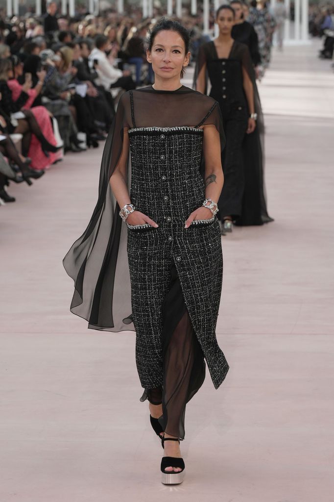 Paris Fashion Week: Chanel Primavera/Verano 2025