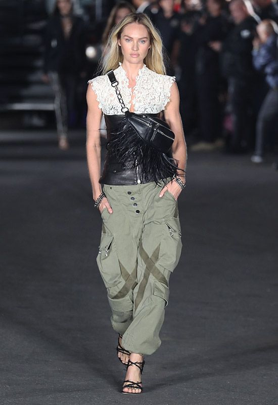 tendencia_militar_pantalon_cargo_candice_swanepoel_1a