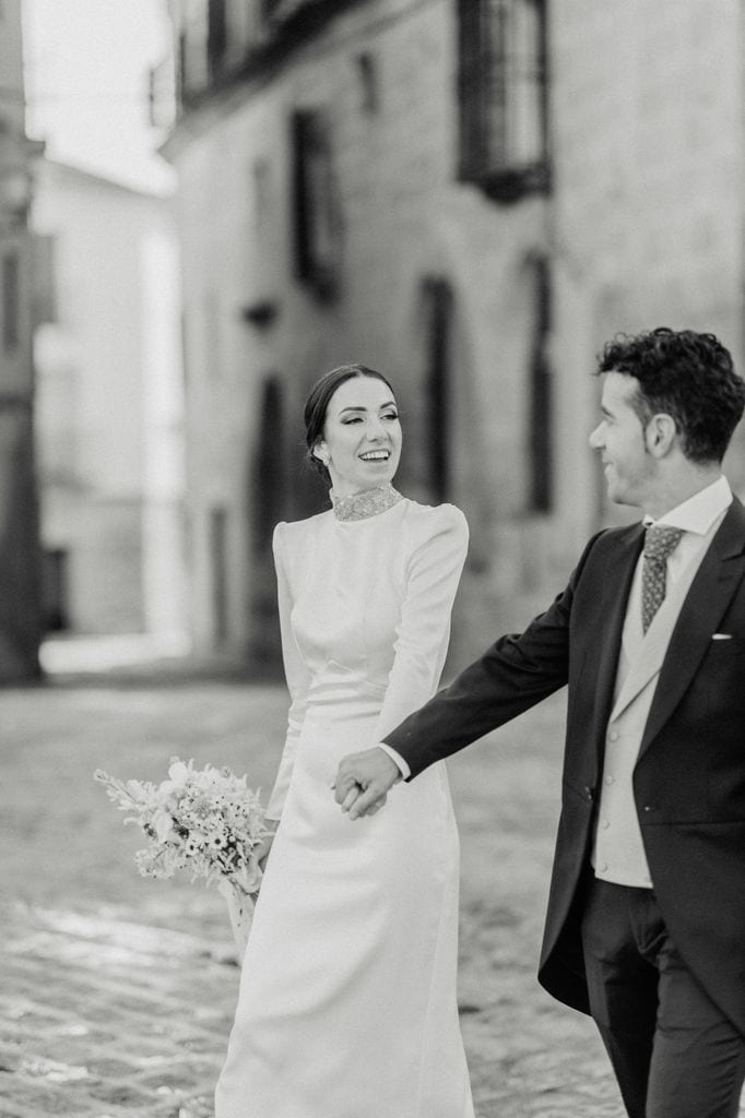 Vestido de novia Lorena Formoso bordados Luhar