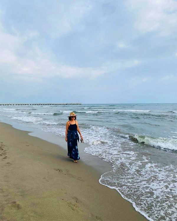 Isabel Gemio en la playa