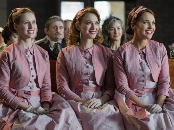 Las chicas Velvet ejercieron de damas de honor de la novia, Rita, que por fin dio el sí a Pedro. Foto de Antena 3 (Manuel Fernández Valdés) 