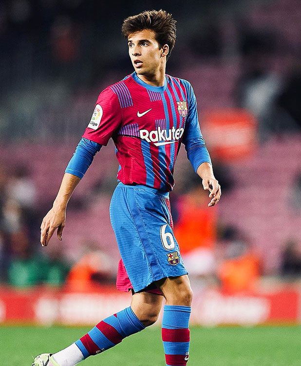 Imagen de Riqui Puig con el uniforme del Fútbol Club Barcelona 