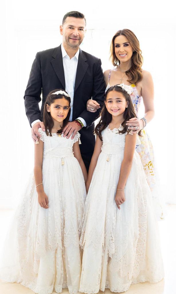 jacky bracamontes y sus hijas