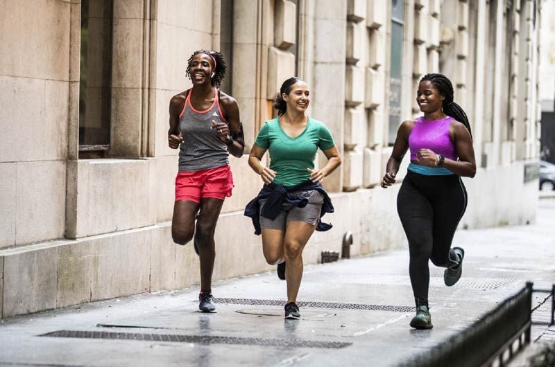 getty chicas corriendo