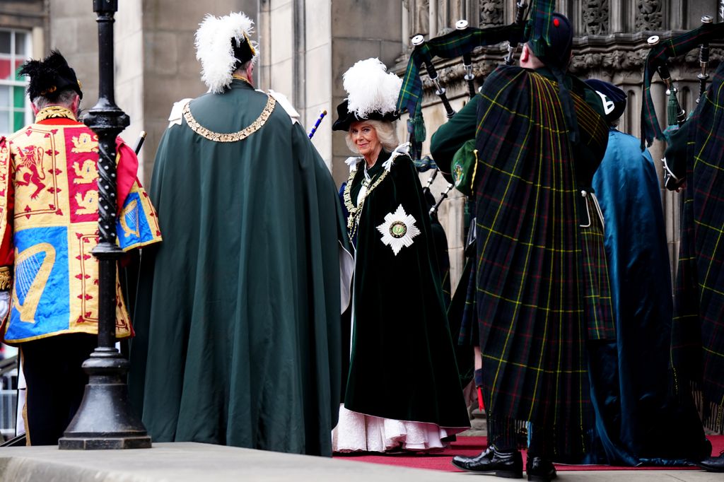 La reina Camilla tras ser reconocida con la Orden del Cardo