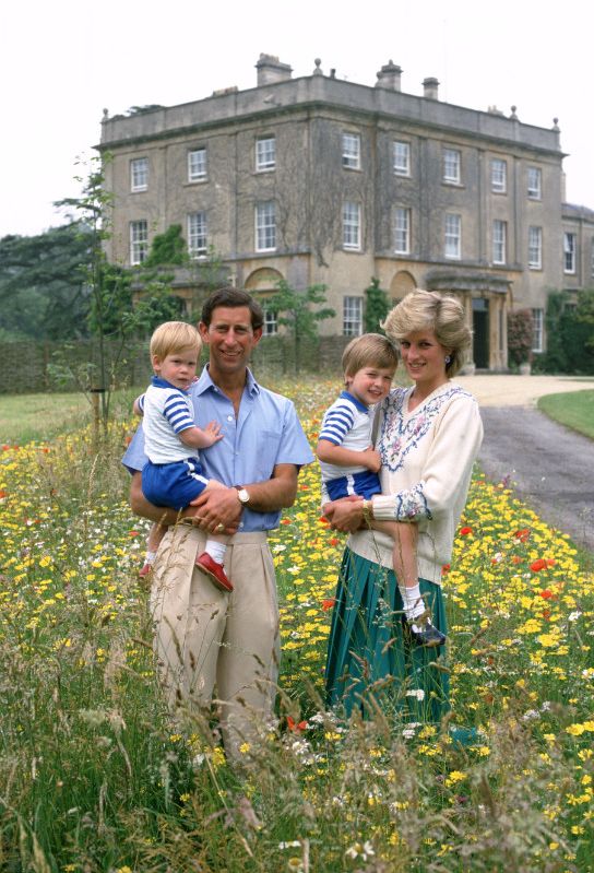 Carlos III y Diana de Gales con sus hijos en Highgrove