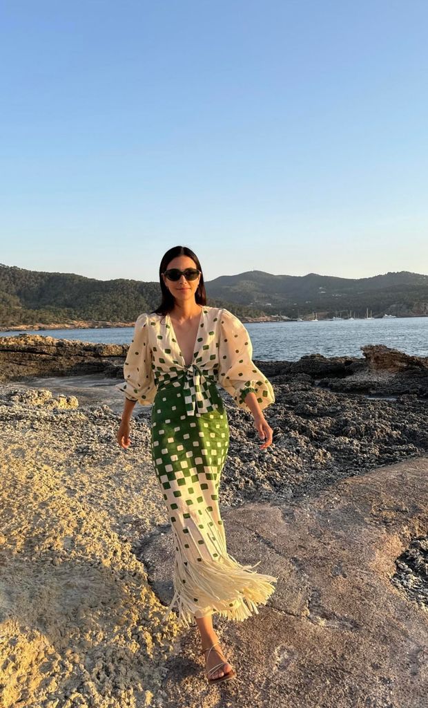 Sassa de Osma con vestido de flecos Ibiza 