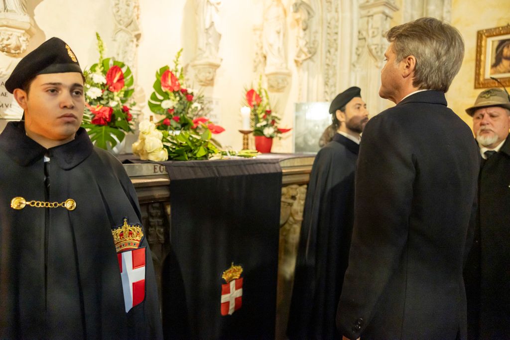 Manuel Filiberto de Saboya en la misa en memoria de sus abuelos en la Abadía Hautecombe