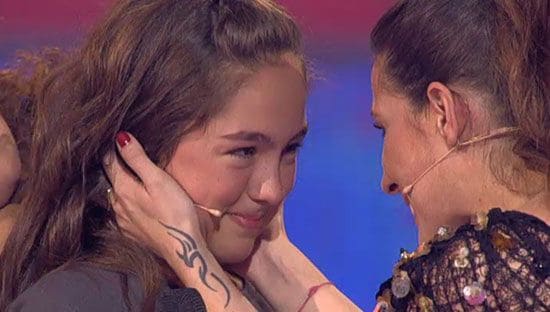 Malú felicita a María Parrado, la concursante de su equipo que se ha alzado con el triunfo en la primera edición de 'La Voz Kids'