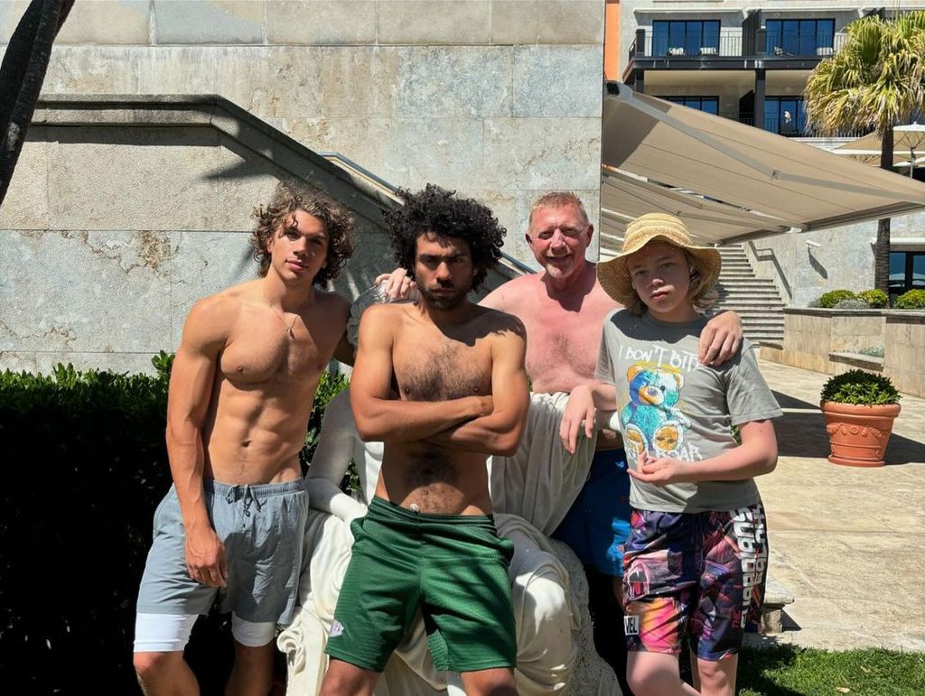 Boris Beckjer junto a tres de sus hijos: Elias, Noah y Amadeus en una imagen de agosto de 2024 