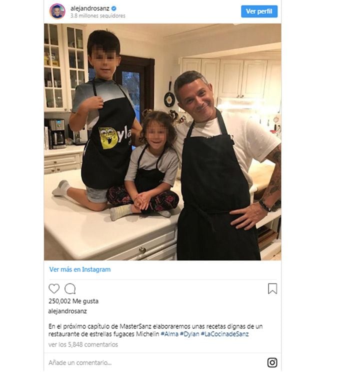 Alejandro Sanz y sus hijos