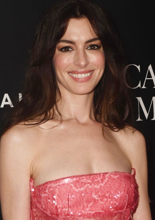 maquillaje anne hathaway coral
