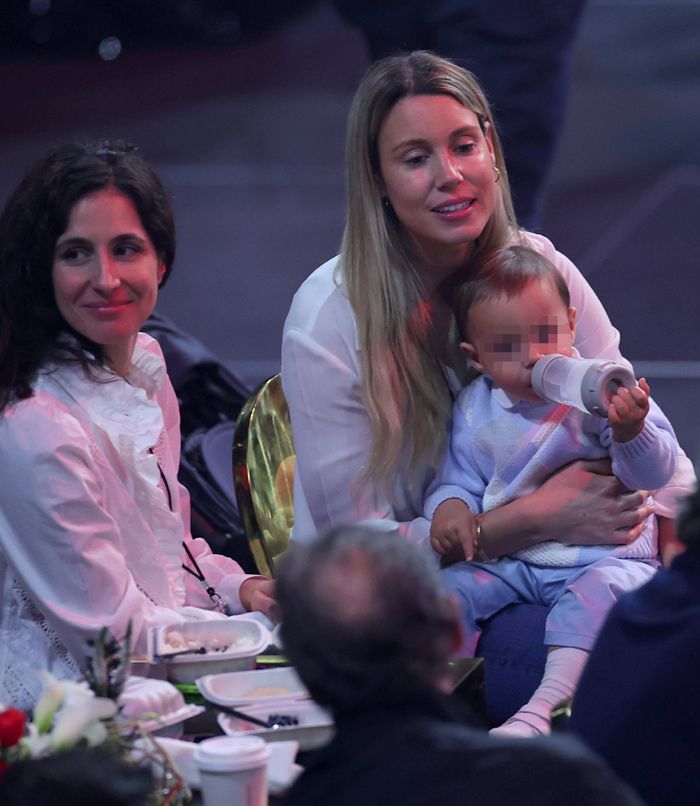 Mery Perelló y Maribel Nadal con el pequeño Rafael