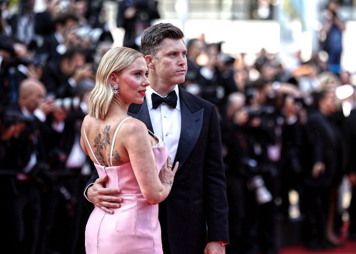 Scarlett Johansson y Colin Jost en Cannes