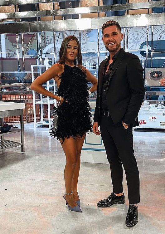 Imagen de Tom Brusse y Melyssa Pinto en un programa de cocina