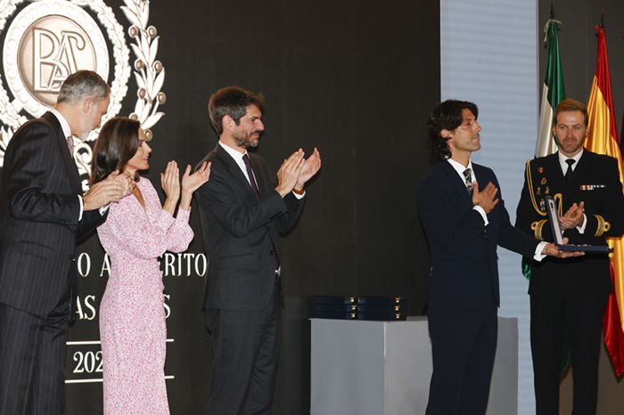 Los Reyes entregan en Cádiz las medallas de oro a las Bellas Artes