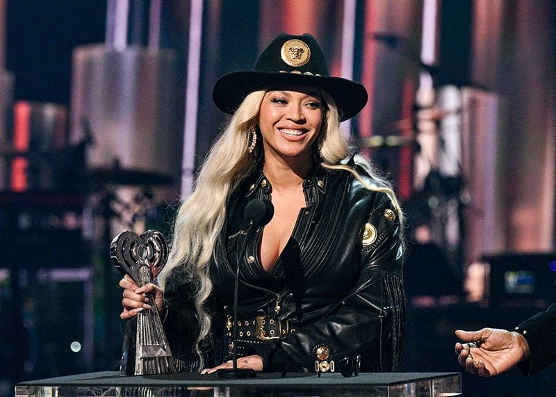 Beyoncé rescata un mono de cuero 'cowboy' de 1992 en su mejor noche