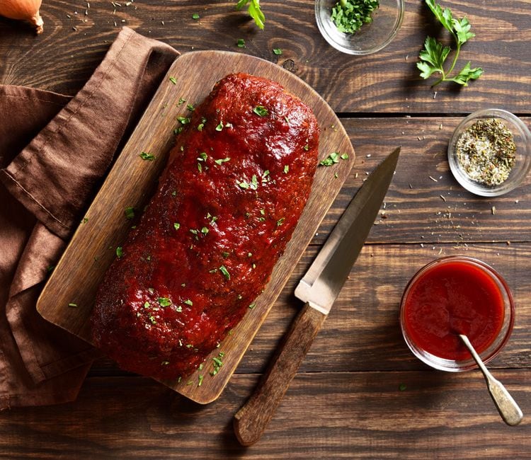 'Meatloaf' entero, con salsa de tomate