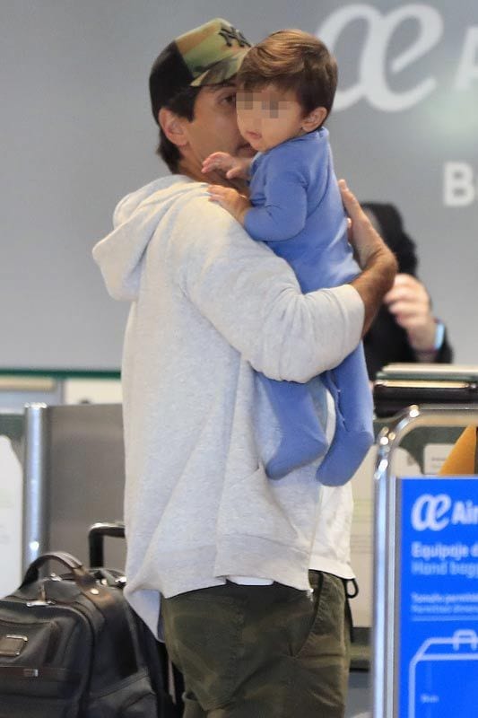 Ana Boyer y Fernando Verdasco vuelven a casa con su bebé tras un puente de música y reencuentros