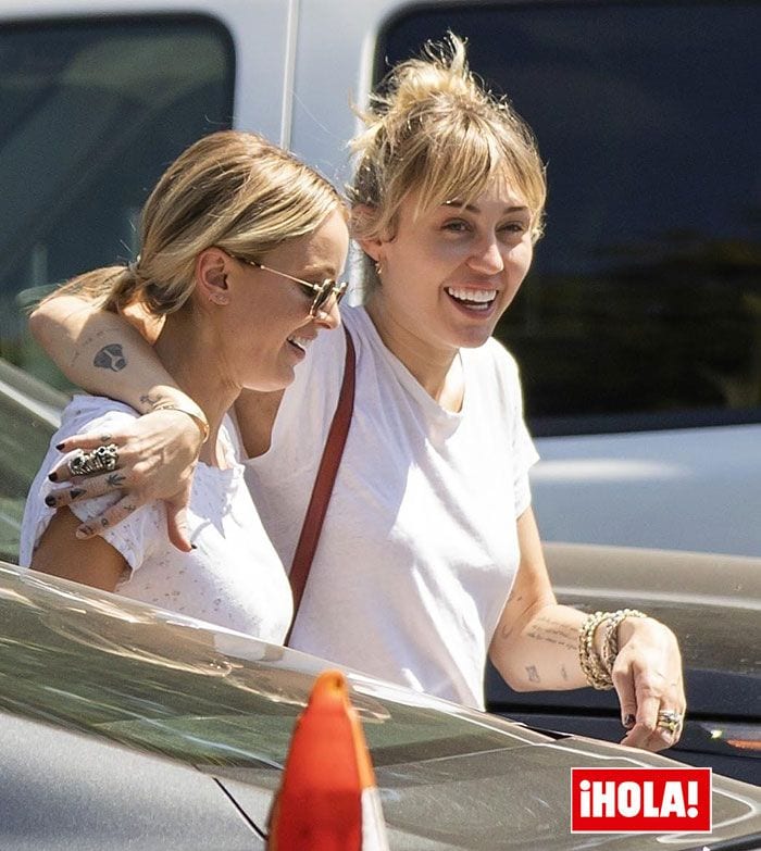 Miley Cyrus y Kaitlynn Carter