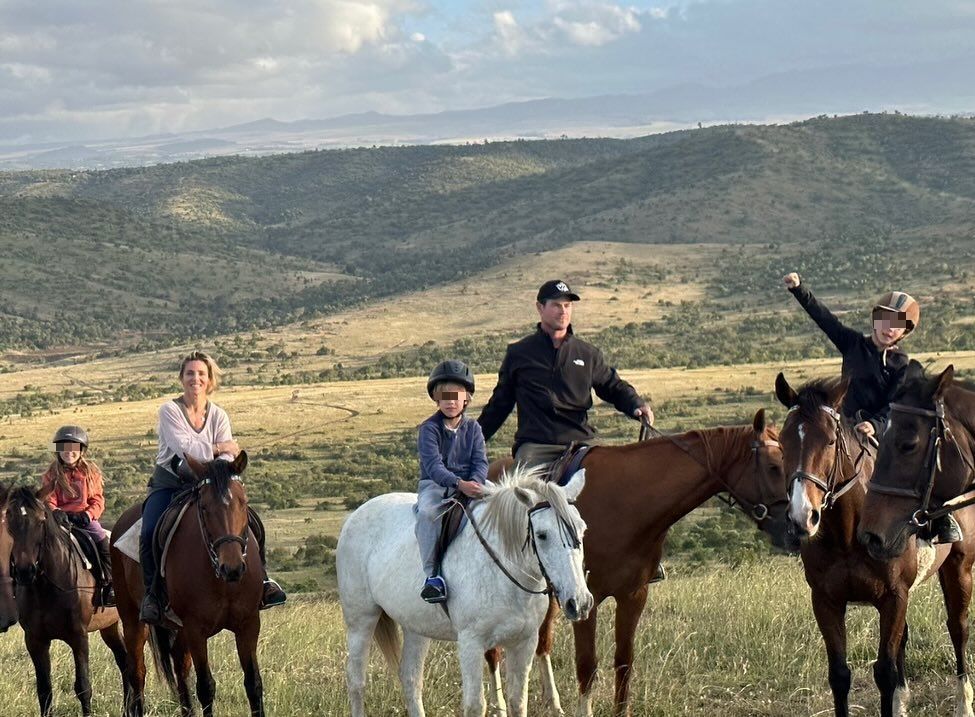 Pasear a caballo es otra de las aficiones que la familia practica al completo