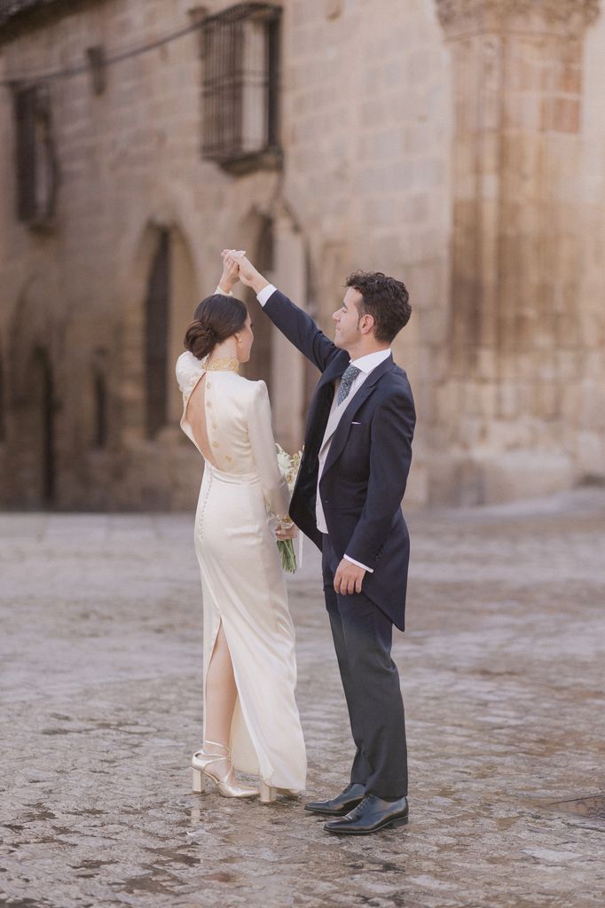 Vestido de novia Lorena Formoso bordados Luhar