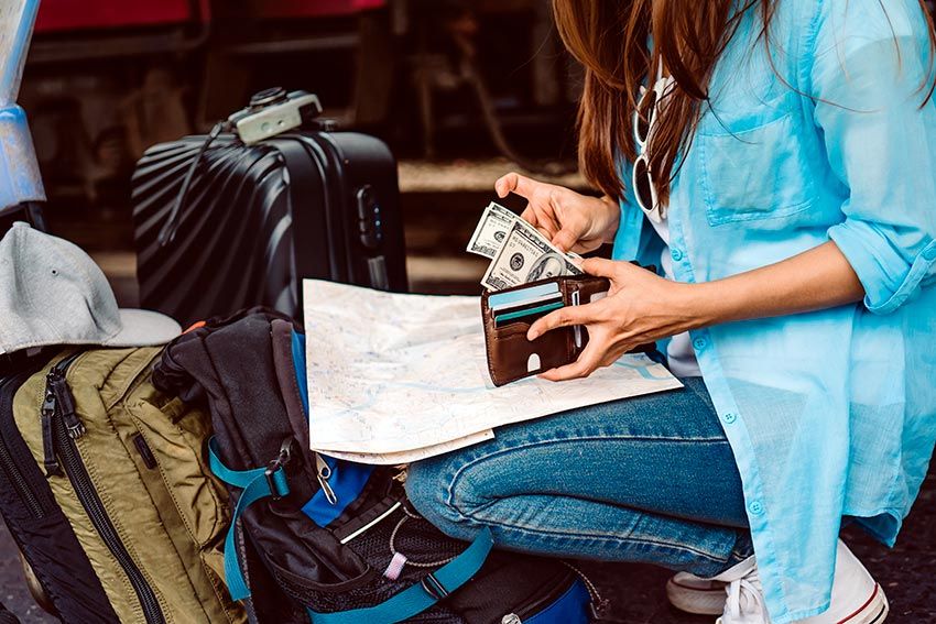 Cómo cambiar dinero cuando se viaja