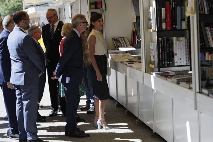 Letizia en la Feria del Libro