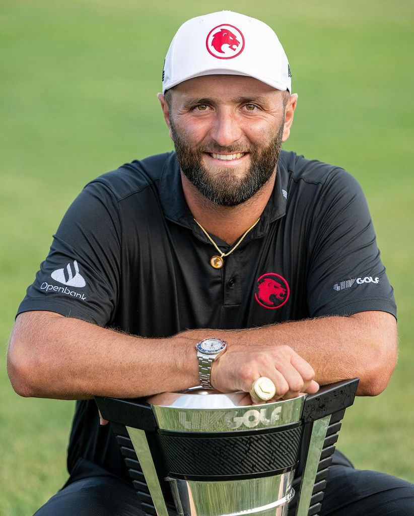 Jon Rahm, con la copa de campeón en el Bolingbrook Golf Club de Chicago