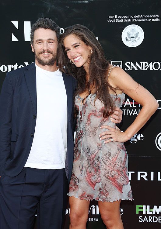 James Franco y su novia en un evento