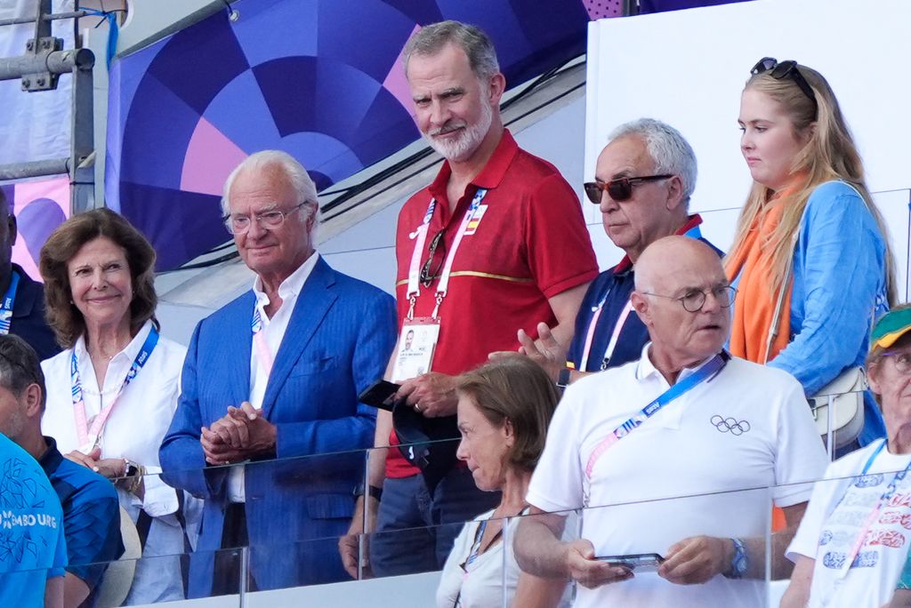 El Rey Felipe VI junto a Henri (Duque de Luxemburgo), Reina Silvia de Suecia, Rey Carl XVI y la princesa de Países Bajos Amalia en los Juegos Olímpicos París 2024 