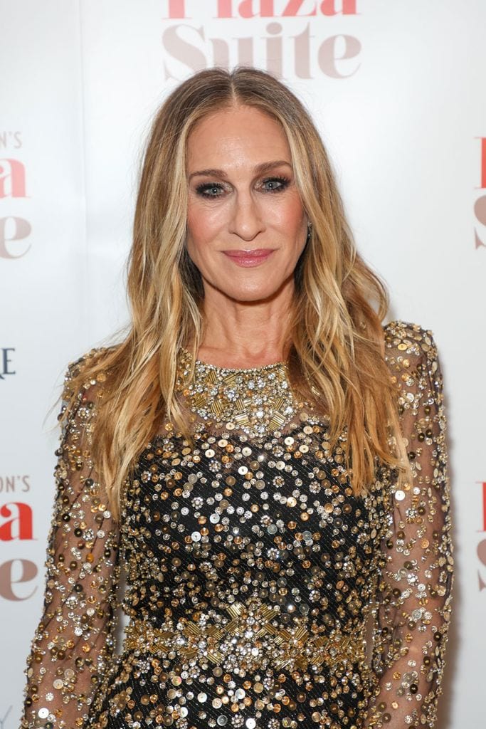 Sarah Jessica Parker se inspira en Kate Middleton con un vestido de lentejuelas