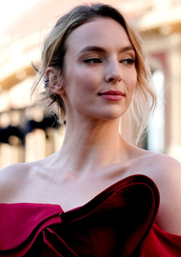 jodie comer look