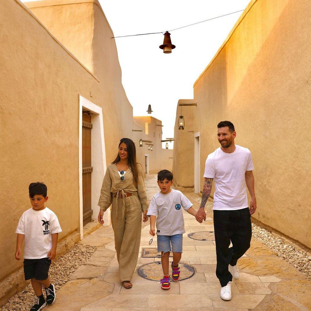 lionel messi vacaciones familiares en arabia saud 