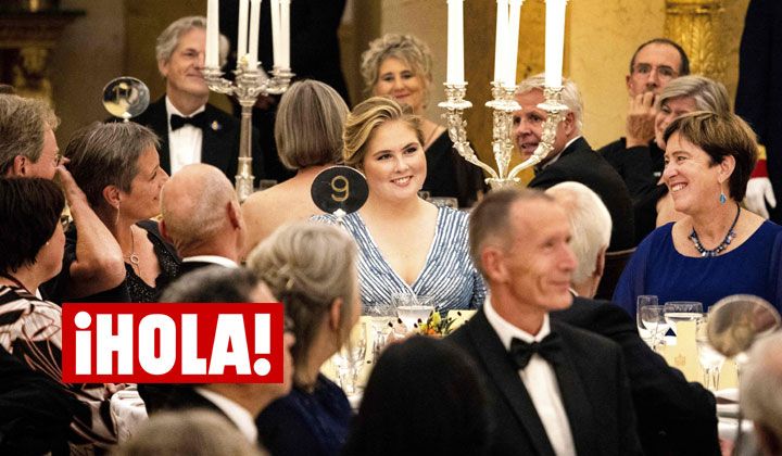 Amalia de Países Bajos se baña en lentejuelas azules para una cena de gala