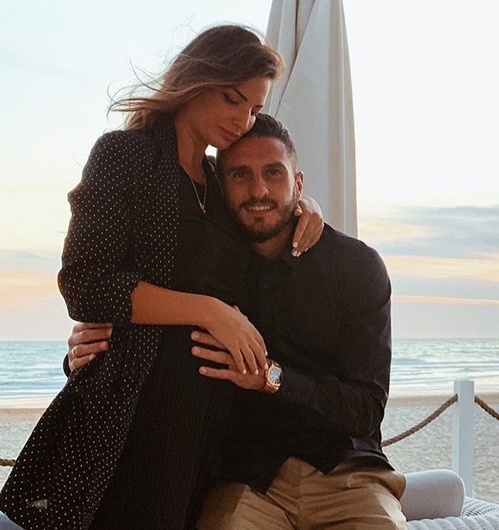 Koke y Beatriz Espejel dan la bienvenida a su primer hijo