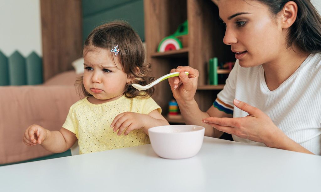 Niña no quiere comer