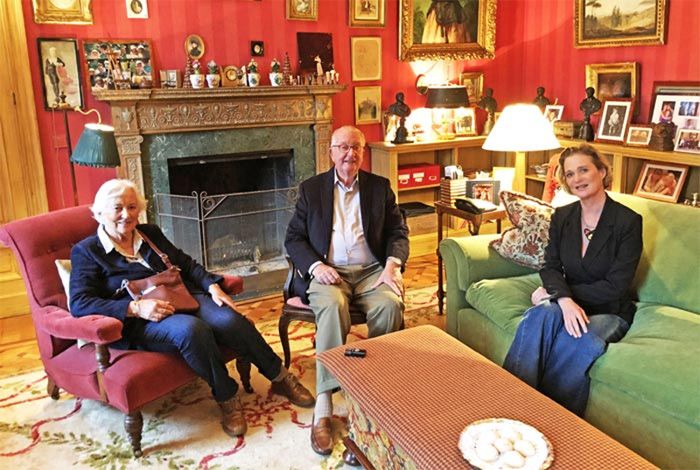 Delphine de Bélgica, con su padre Alberto II y la reina Paola